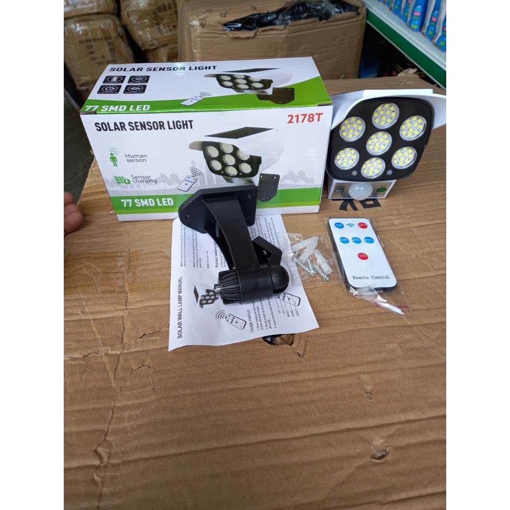 Đèn năng lượng mặt trời giả camera tự động BẬT TẮT chống trộm, chống nước, Có điều khiển từ xa