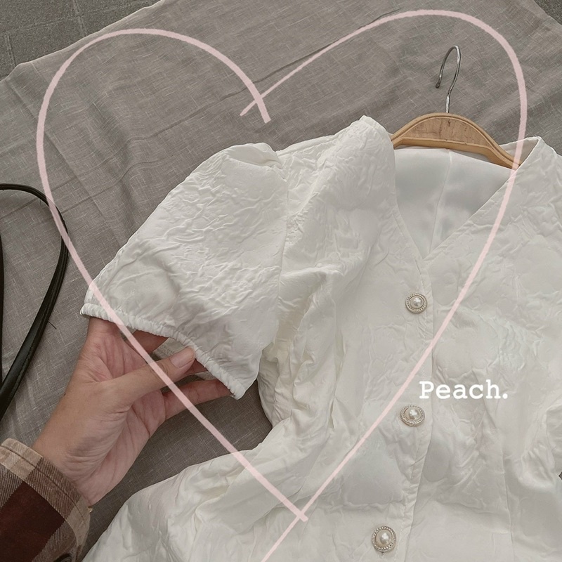 Váy gấm nút ngọc xinh