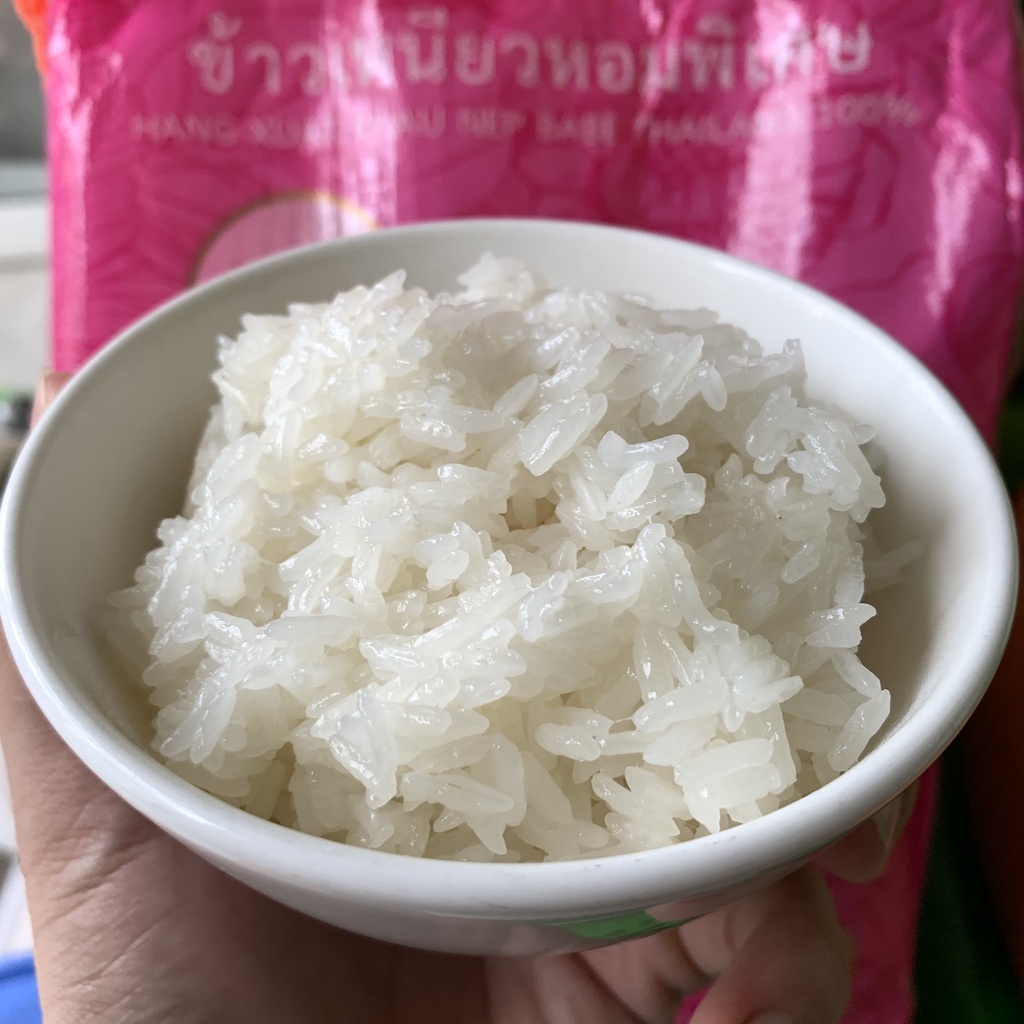 Gạo Nếp Thái – Nhập khẩu từ Thái Lan – Hạt dài, rất dẻo, thơm nhẹ - Túi 1kg hút chân không