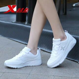 Giày thể thao nữ hàng hiệu