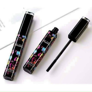 Mascara chải tóc con vào nếp