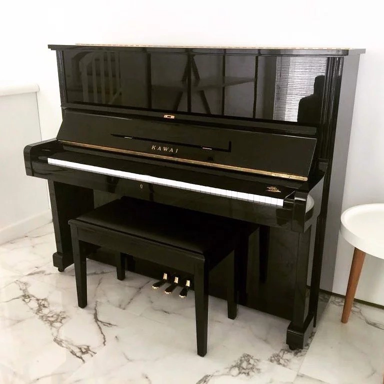 Đàn Piano Cơ Kawai KU1B Đen Bóng