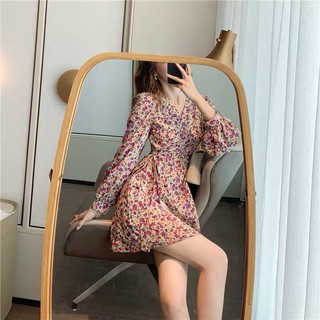 Đầm hoa đắp chéo cổ V