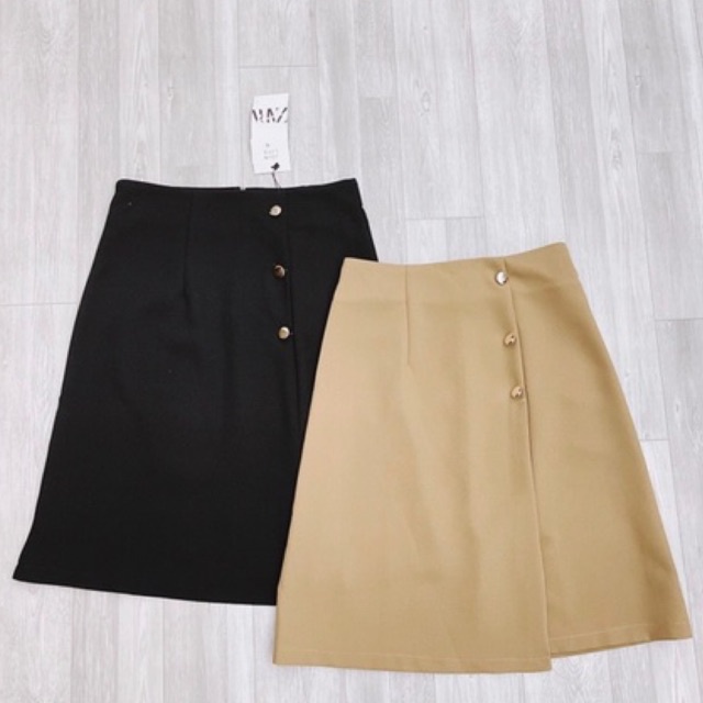 Chân váy 3 cúc lệch hàng công sở dày dặn vừa đủ để lên dáng,chất rất mịn đẹp