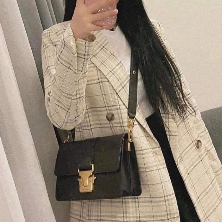 Túi Sừng Trâu Charles and Keith chính hãng