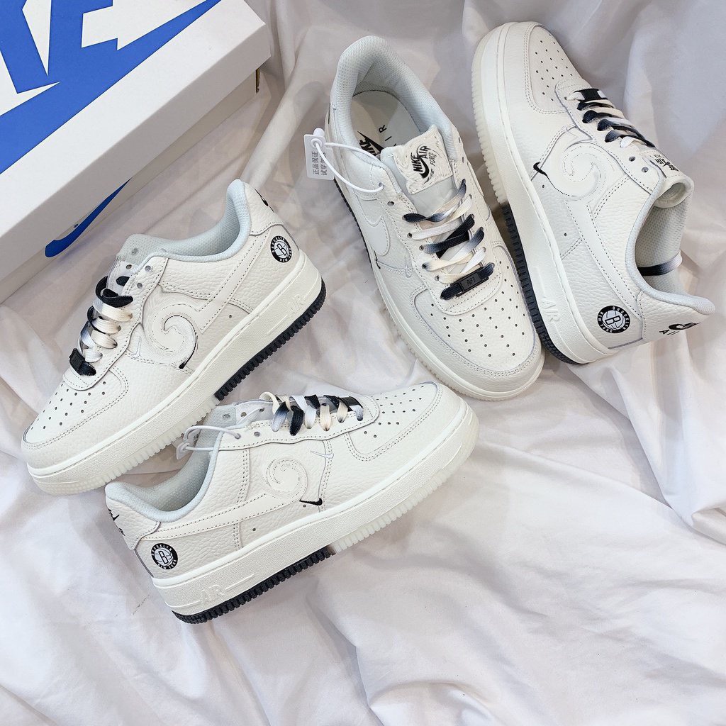 Giày thể thao AF1 âm dương, Giày Air force 1 Brooklyn Sail Black phản quang phối đồ nam nữ hot trend 2022 Full box bill