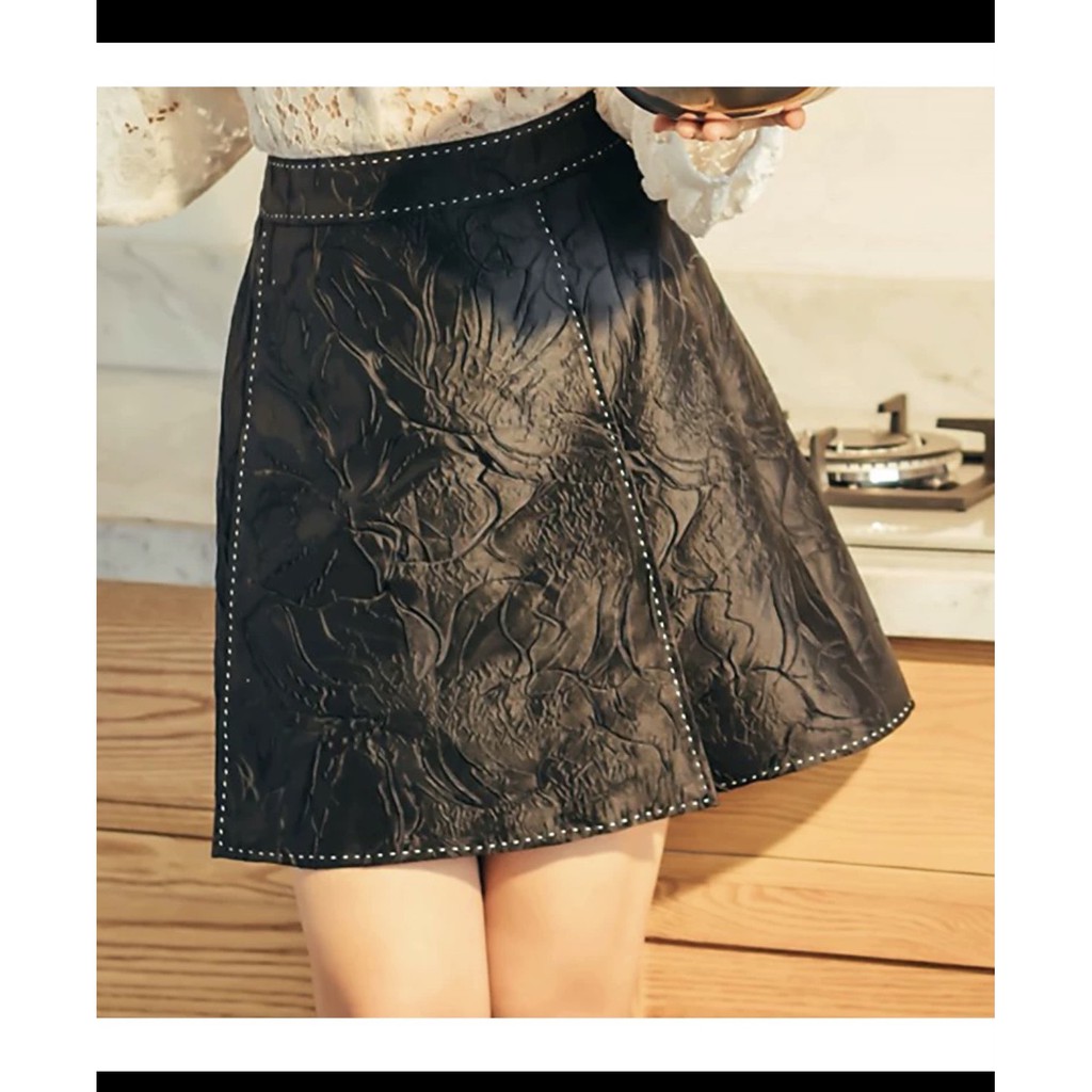 Chân váy gấm trần chỉ BY AUGUST DESIGN