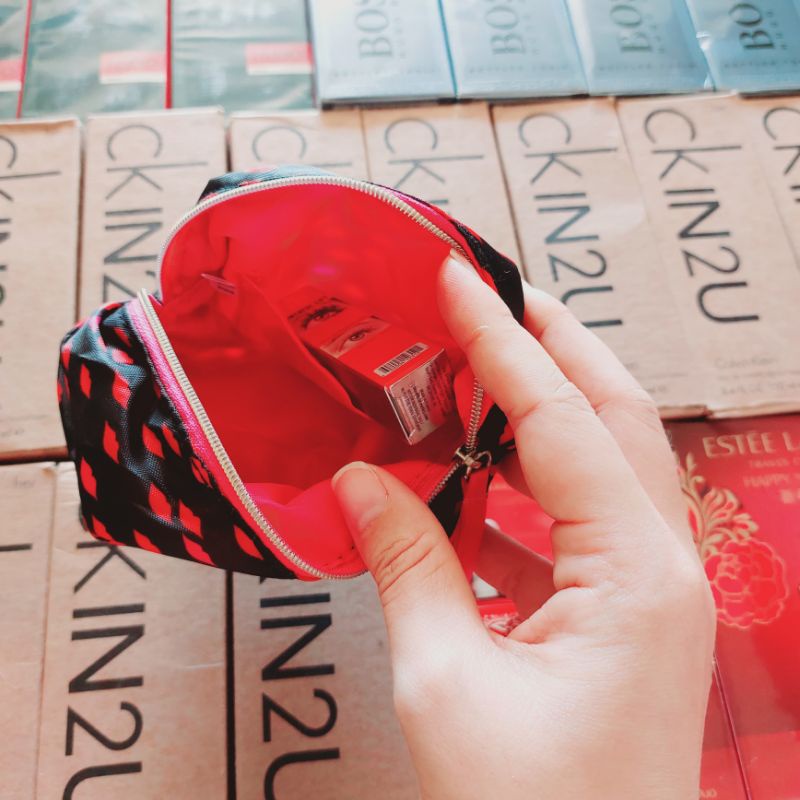 Túi Mỹ Phẩm Elle Họa Tiết Môi Nền Đen