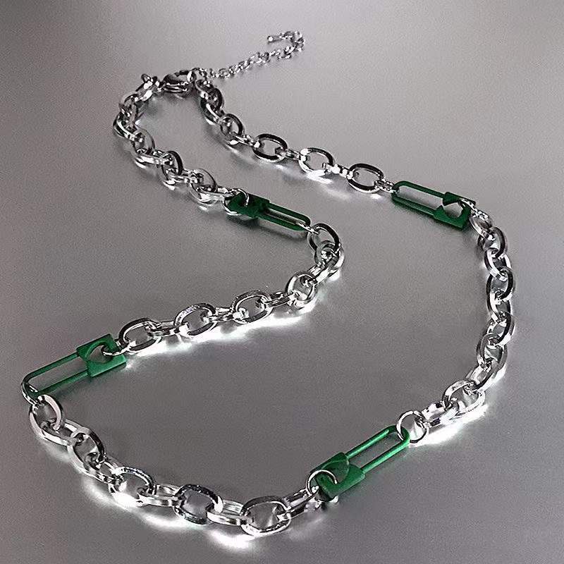 Vòng cổ Mặt Hình Ghim Cài Màu Xanh Lá Đậm Phong Cách hip hop Thời Trang Mới Dành Cho Nam Và Nữ