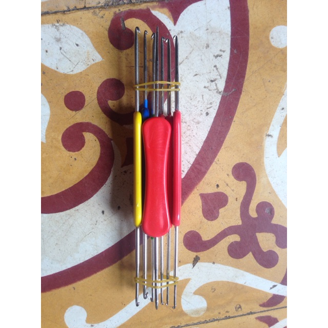 Kim móc cán nhựa