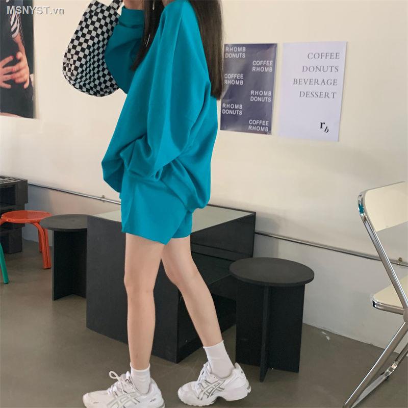 Bộ đồ thể thao 2 món gồm áo sweater tay dài và quần short phong cách đường phố trẻ trung cho nữ