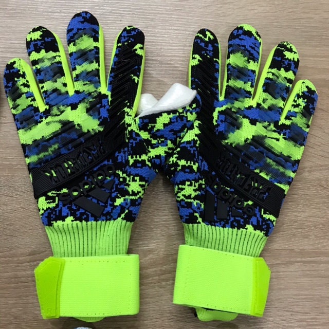 Găng tay thủ môn Predator Neuer