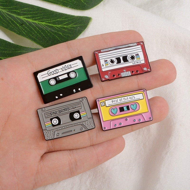 Ghim Cài Áo Hình Băng Cát Sét Phong Cách Vintage 90 's