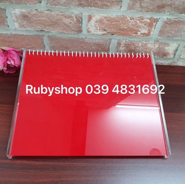 Khay mika trưng dây chuyền nằm thấp và nằm cao