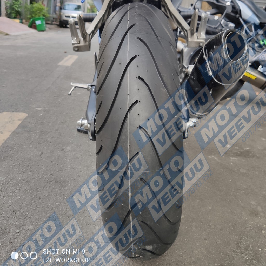 Vỏ lốp xe máy Michelin 150/60R17 TL Pilot Street Radial ( 150/60-17 )