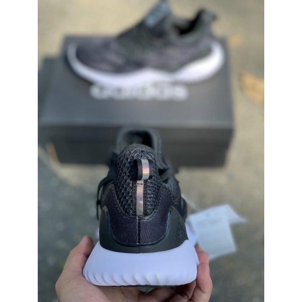 Giày thể thao sneaker alphabounce đen trắng