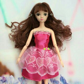 Váy búp bê thay đổi