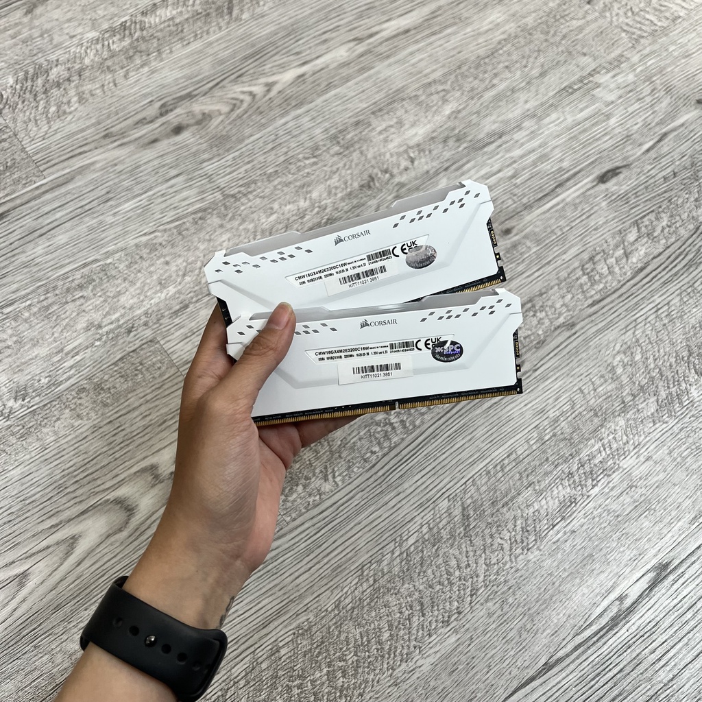 Ram Corsair Vengeance Pro White RGB 2x8GB 3200