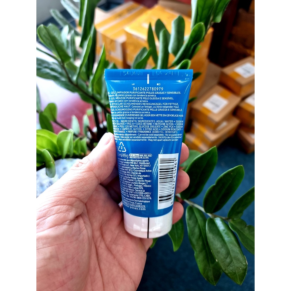 Gel rửa mặt tạo bọt làm sạch sâu dành cho da dầu nhạy cảm La Roche-Posay Effaclar Purifying Foaming Gel 50ml