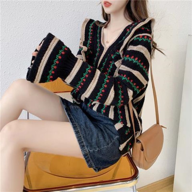 Áo len nữ dài tay cổ chữ V sọc ngang màu sắc thời trang