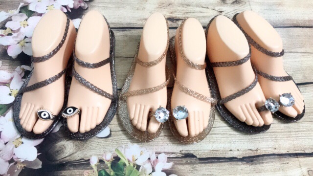 Sandal nhựa trong Thái lan