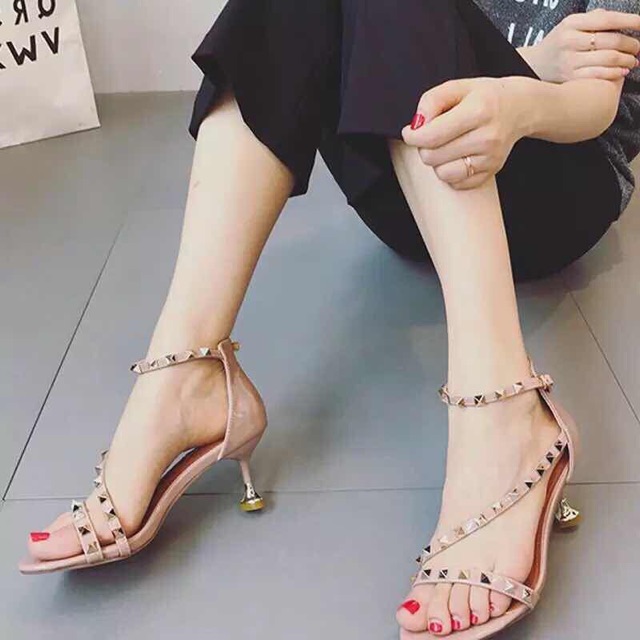 FREESHIP 99K TOÀN QUỐC_Sandal đinh quai chéo 3 màu