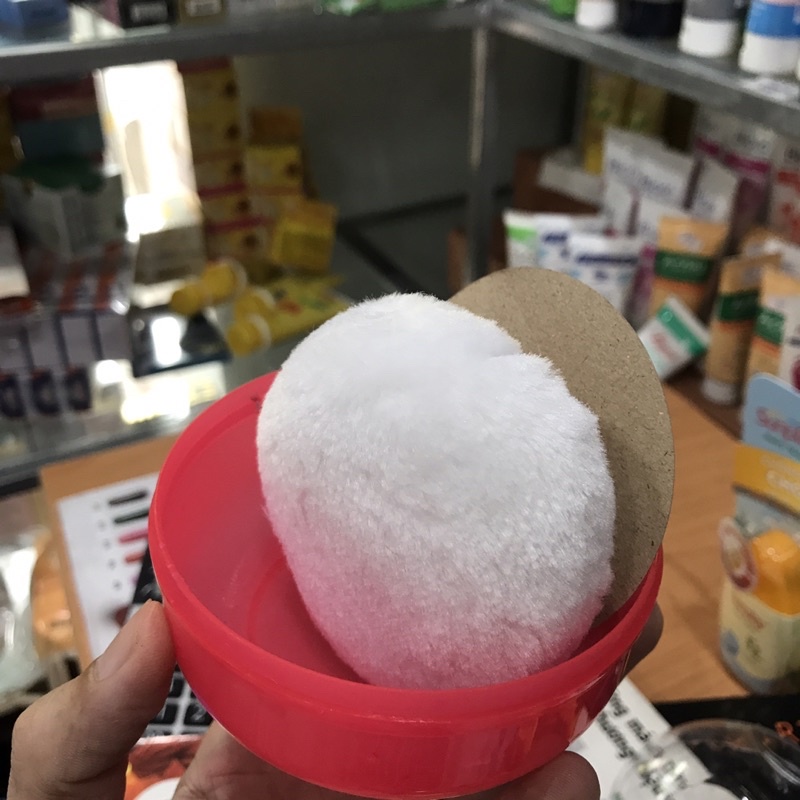 Hộp bông chặm phấn em bé Hello Poppy