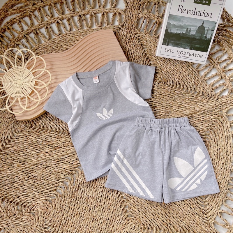 Xả Bộ das vai trắng cho bé trai