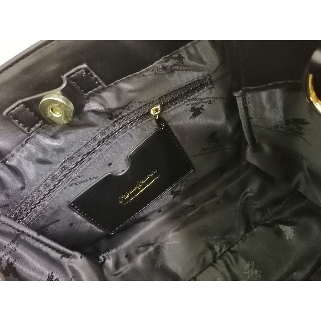 Túi cầm tay vuông màu vàng chanh phối đen PU. #RebeccaBonbon chó Bull Nhật Bản