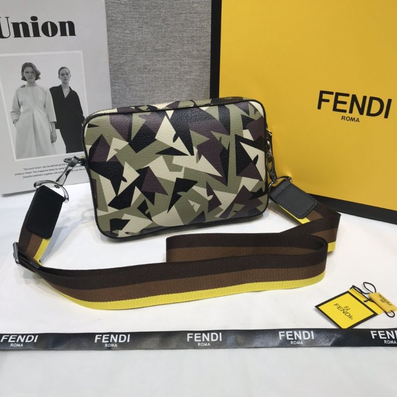 túi đeo chéo nam nữ dáng vuông kéo khóa màu rằn ri quai to Fendi FD