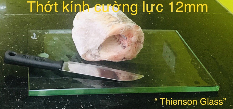 Thớt kính cường lực chính hãng ( Giá Shock)