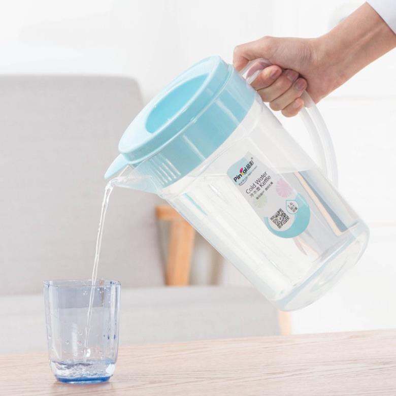 Bình đựng nước nhựa gia đình có tay cầm cao cấp 2400ml,bình nhựa đựng nước uống gia đình MT 3223