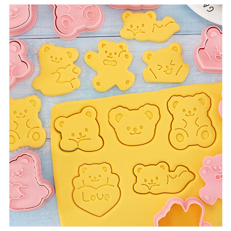 Set 8 Khuôn Cắt Bánh Quy Bằng Nhựa Hình Gấu 3D Dễ Thương