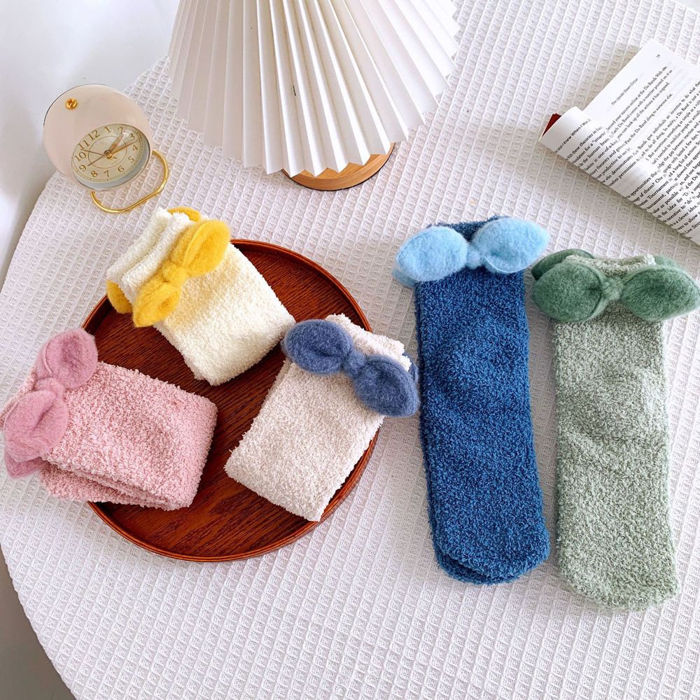 Vớ ngủ vải lông cừu san hô dày đính nơ dễ thương nhiều màu giữ ấm mùa đông cho nữ