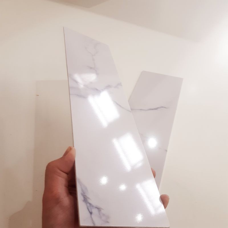 Tấm nhựa PVC ốp chân tường, dán tường, bóng sạch như gạch men, trang trí phòng, tặng băng dính 2 mặt cho đơn 20 sản phẩm