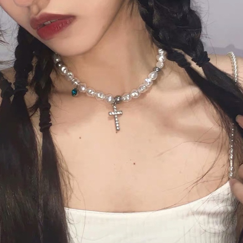 Vòng cổ Chuỗi Hạt Ngọc Trai Mặt Thánh Giá Cổ Điển