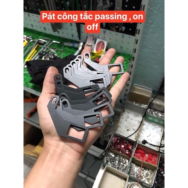 Pát gắn công tắc passing , on off vuông