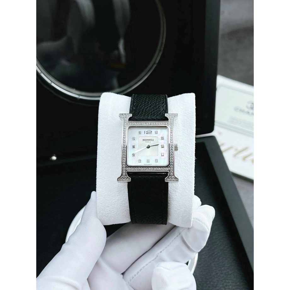 Đồng Hồ Nữ HM Sapphire HM025 Mặt Vuông Viền đá Chống xước, Chống nước