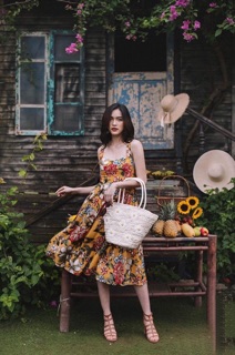 Đầm hoa dây đan chéo lưng