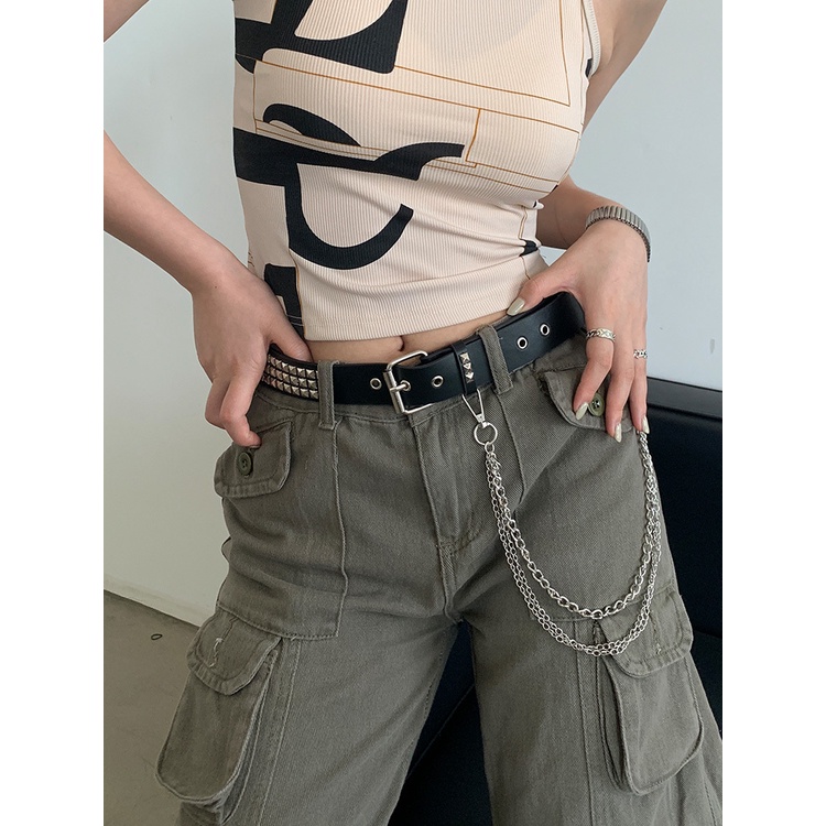 Thắt lưng khóa vuông đính đinh tán phong cách thời trang