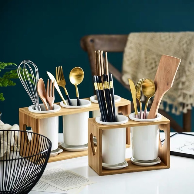 Ống đũa sứ giá gỗ