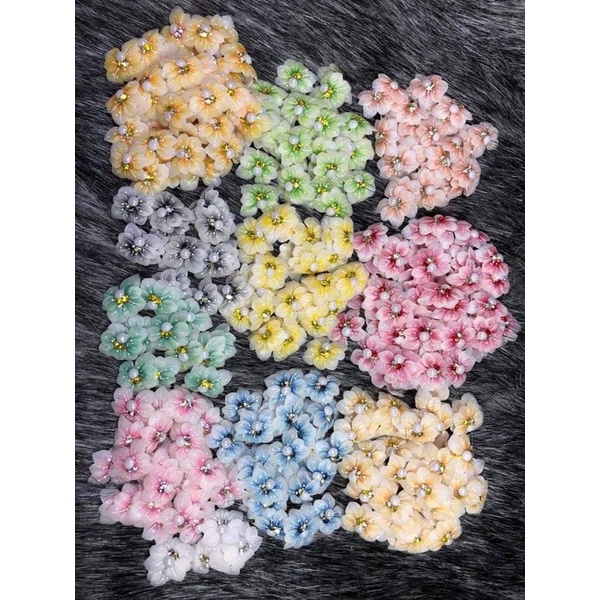 Hoa bột gắn chân