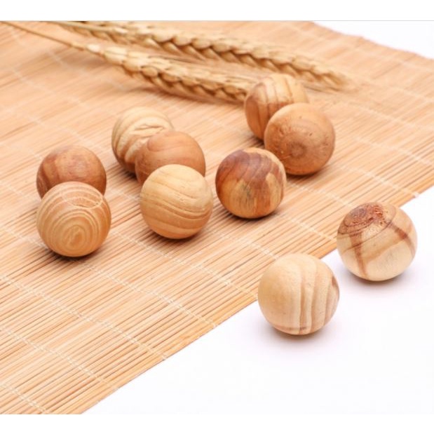 1 gỗ long não tròn khử mùi hôi đuổi côn trùng hiệu quả