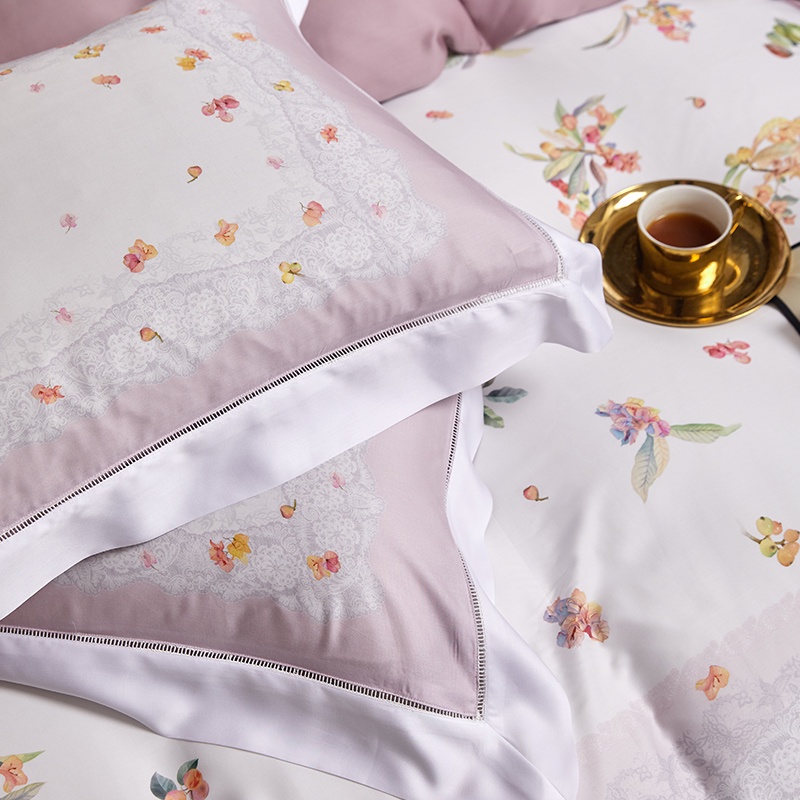Bộ chăn ga gối cao cấp 100%Tencel 100s Họa tiết Strawberry, In Panel độc lạ, Chất liệu siêu mát mịn