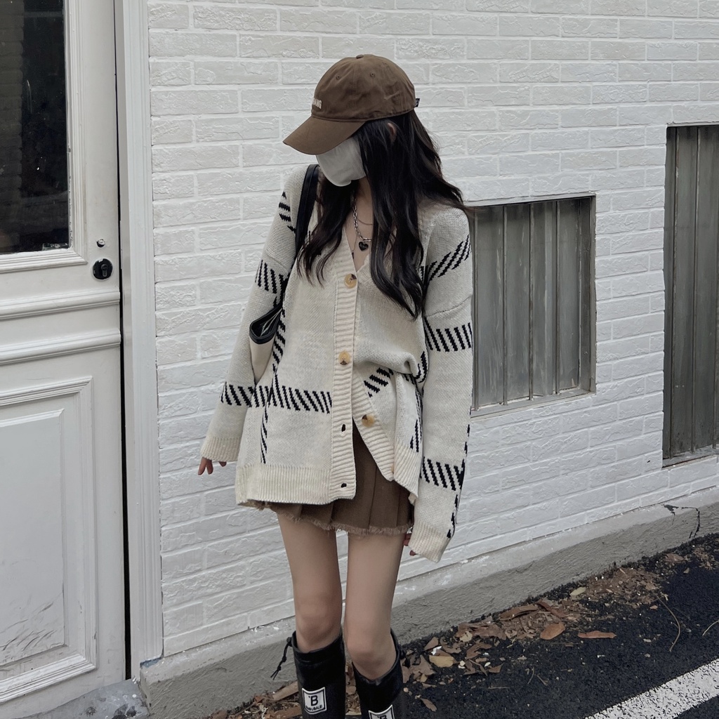 Áo cardigan len nữ dệt kim kẻ sọc basic phong cách Hàn Quốc khoác ngoài mới nhất thu đông 2022 màu đen kaki kozoda AC48