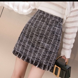 Chân váy dạ tweed xinh có tua rua