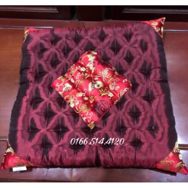 Bộ đệm thảm trải ghế gấm lụa đẹp 3 món trần bông thêu lụa (2 vuông 1 dài)