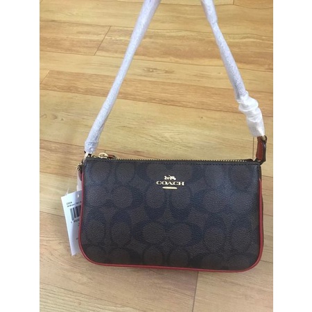 Kẹp nách nữ Coach, logo nâu, viền đỏ, ngang 18cm, hàng Mỹ