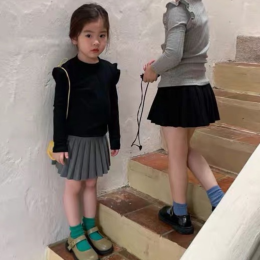 Chân váy xếp ly dễ thương có quần lót trong cho bé gái