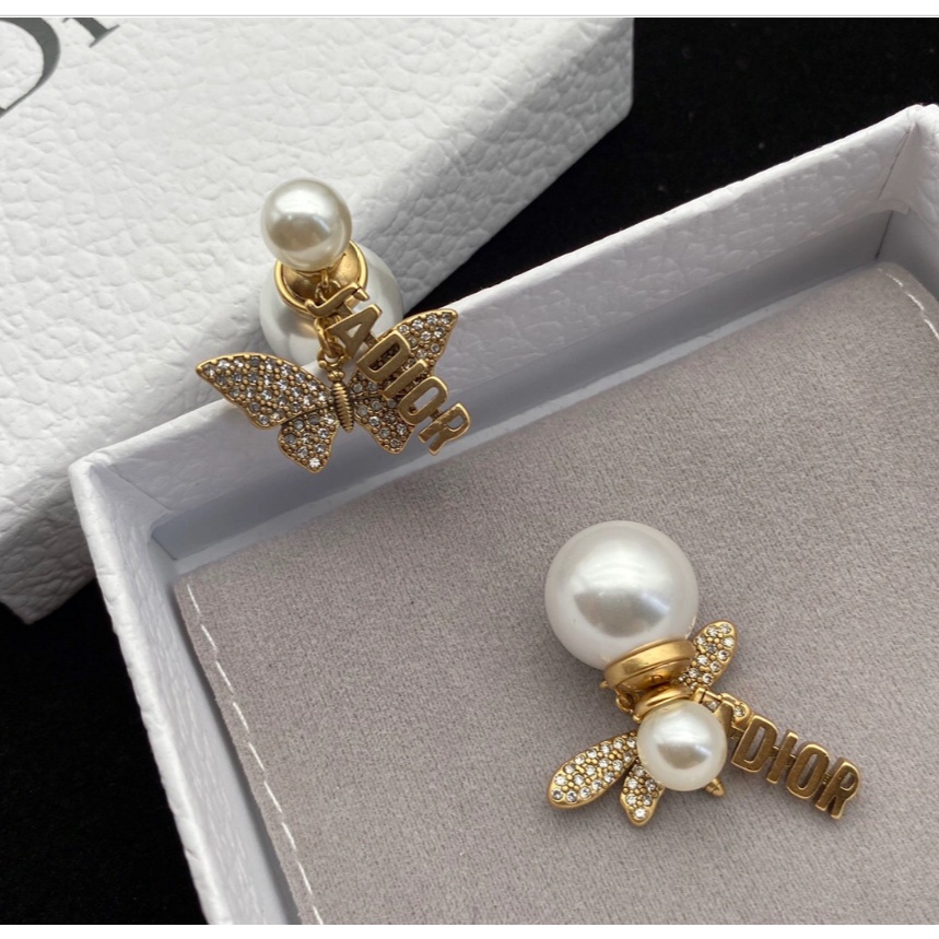 Hoa tai hình chữ Dior đính ngọc trai sang trọng